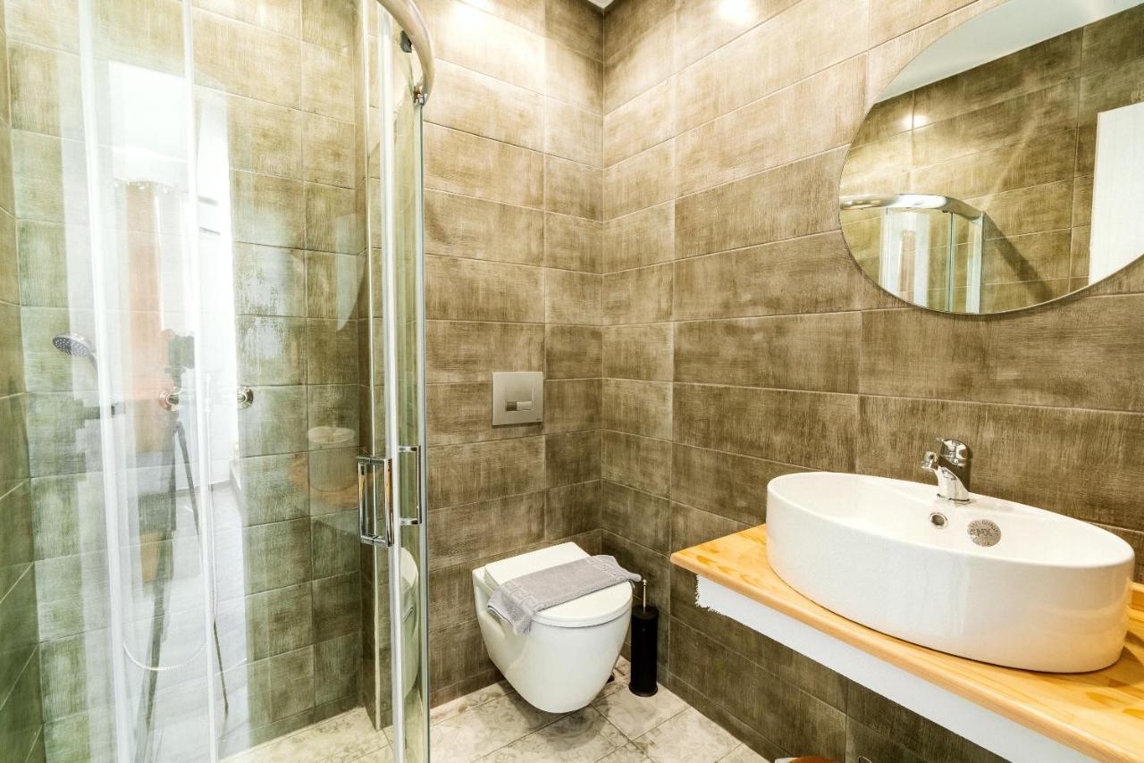 The 9 Project - Centre Apartment